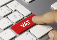 Zwolnienie z VAT przy sprzedaży nieruchomości gruntowej przez komornika